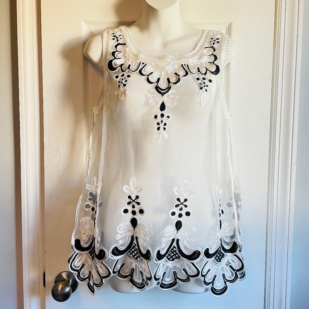 New  Simply Couture top